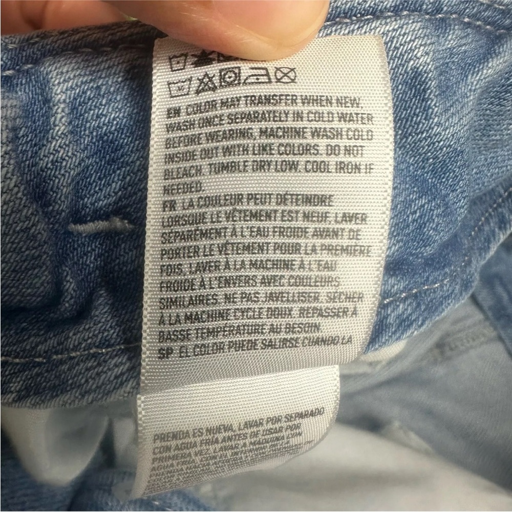 American Eagle Mom Short Paper Bag Light Wash Denim Jean Button Women’s Size 6 - Picture 9 of 12
